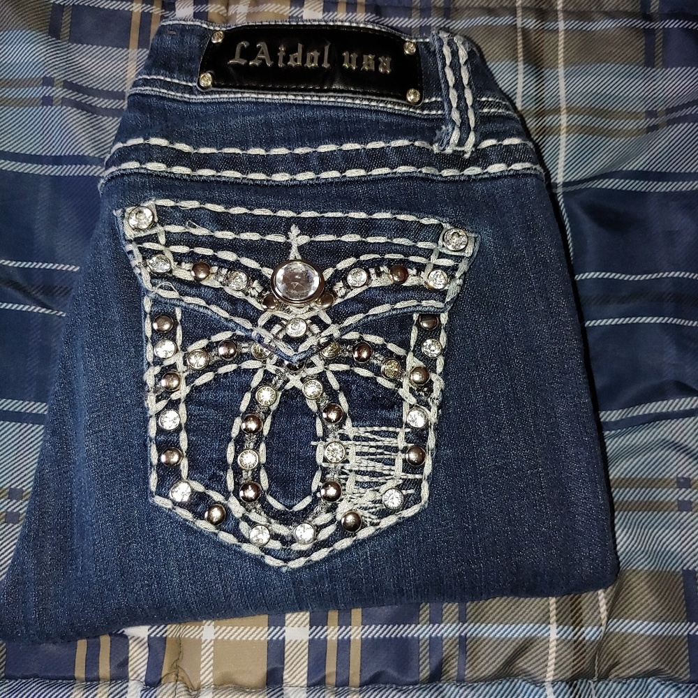 La idol capris 7